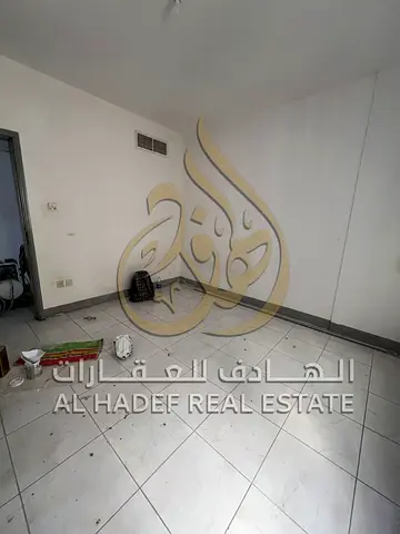 3 Bedroom Shared Apartment for Rent in Al Majaz 1 Sharjah, Suitable for Bachelors, Free Maintenance Throughout Tenancy and Flexible 4 or 6 Cheque Paym