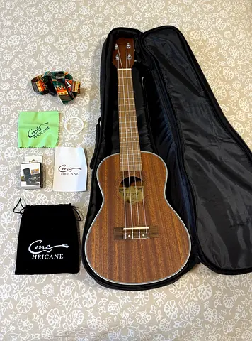 Hricane Ukulele UK-23 + Case, Tuner & Accessories - Brand New