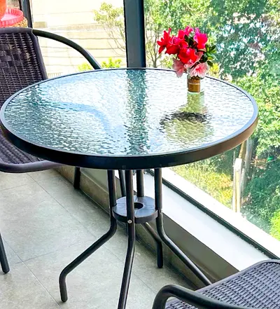Round Metal Frame Side Glass Table