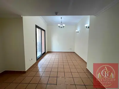 FULLY FURNISHED - ELEGANT 1 BHK - NEWLY UPDRADED - CLOSE TO MOE