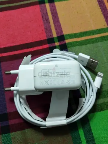 Apple 12W USB Power Adapter with Lightning Cable original