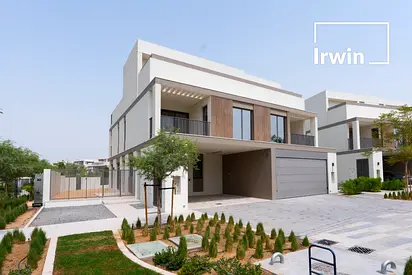 Pool and Park Backing | 4BR | Immaculate