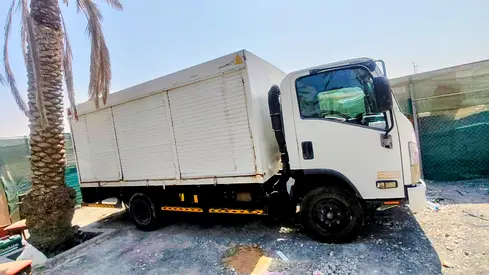 Isuzu N-Series NPR 2015 GCC Specs in Excellent Condition