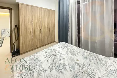 Motivated Seller ! Ready Income ! 1 Bedroom