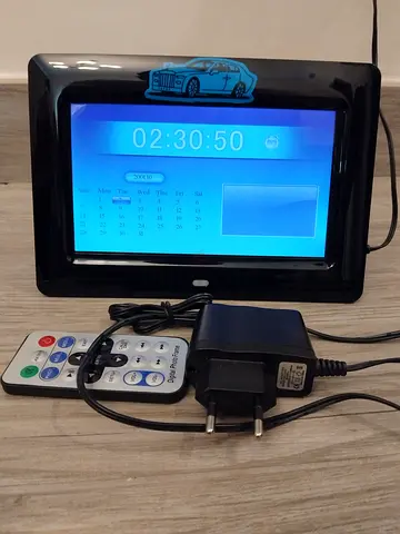 7-inch Digital Photo Frame with Clock and Remote - Good Condition