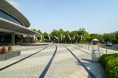 Modern Home | Near Retail, Dining & Leisure | Resale