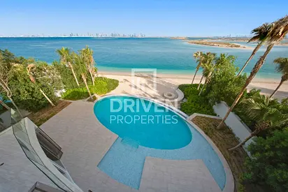 Exclusive Luxurious Villas | Private Beach Access