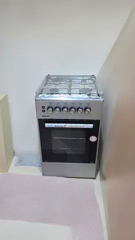 Freestanding 4-Burner Gas Cooker with Oven - Good Condition