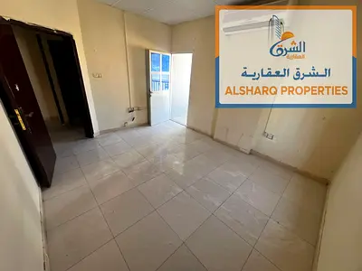 للايجار السنوي كورنيش عجمان غرفه وصاله 2 حمام بلكونه اطلاله مفتوحه اسبليت 30 الف 6 دفعات