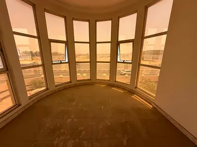 Huge 4 master bedrooms villa on main road