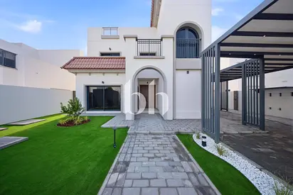 Upgraded Villa | Landscaped Garden | Single Row