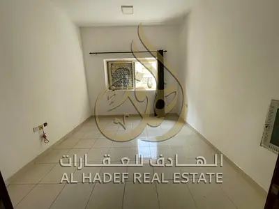 غرفة وصالة في النباعة بجوار اللولو، تكييف وغاز مركزي، موقع قريب من الخدمات والمواصلات، إيجار 20 ألف سنوياً والدفع على 4 دفعات.