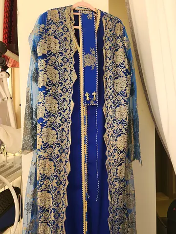 Blue embroidered long dress / abaya with lace details
