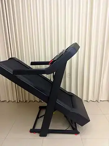 Folding Treadmill in Good Condition – Compact Home Cardio Machine Domyos
