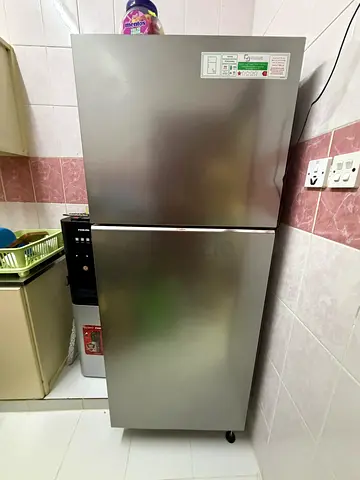 samsung Silver double-door refrigerator in good working condition