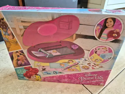 Disney Princess Create-A-Card Maker Playset (boxed)