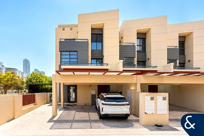 Rare Corner | Private Garden | Upgraded