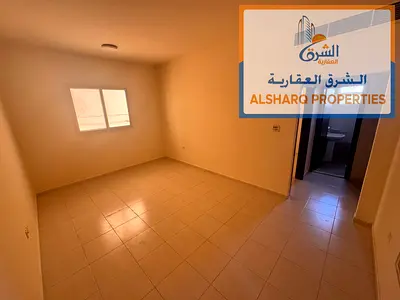 غرفة وصالة بموقع حيوي بجوار الحوت في النعيمية 2 مساحه كبيره