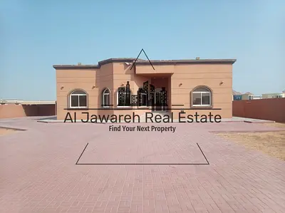 4-bedroom villa with a living room, plus a 3-room annex and a courtyard – Al Salamah, Umm Al Quwain.