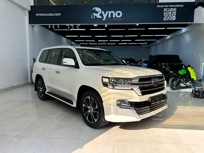 AED 3,100 // 20%DP // 2021 Toyota Land Cruiser GXR Grand Touring 4.6L V8