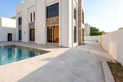 Private Pool | Modern I Brand New I Kite Beach