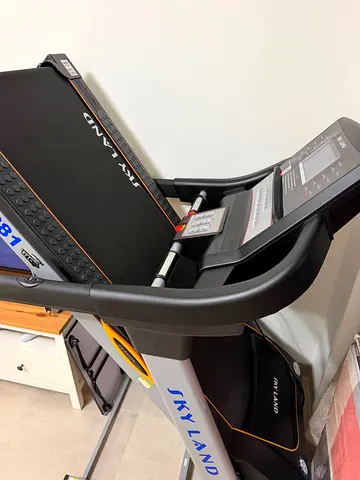 Skyland Treadmill EM 1281