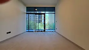 • Luxury residential tower • Vacant and ready for immediate occupancy Project amenities: •0 Te