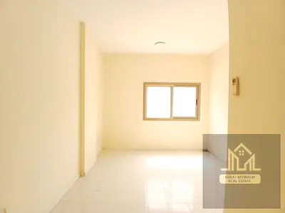 lavish 2bhk avaiable ready to move for family big size huge apartment close Hall neat and clean aprtment opposite Ramiz mall