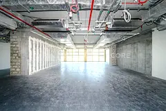 OFFICE FOR RENT | FLEXIBLE LAYOUT | 4 PARKING SPACES