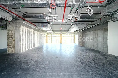 OFFICE FOR RENT | FLEXIBLE LAYOUT | 4 PARKING SPACES