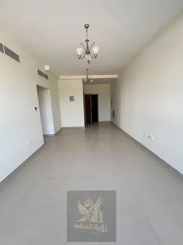 أول ساكن بلكونة تكييف مركزي غاز مركزي حمامين قرب المدينة الجامعية