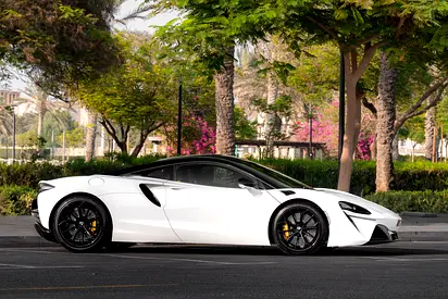 صورة 8 لـ 2024 Mclaren ARTURA