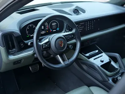 صورة 7 لـ 2024 Porsche CAYENNE