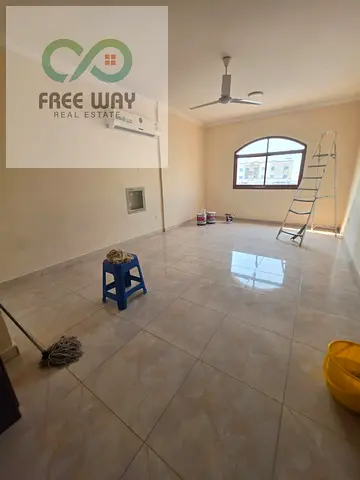 Studio for Annual Rent – Ajman Location: Al Rawda 2 – Sheikh Ammar Main Street A well-located studio in a prime and convenient area, featuring a sem