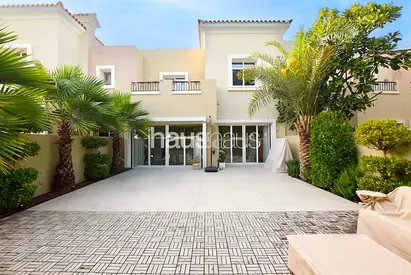 EXCLUSIVE | Single Row | Fully Renovated | VOT