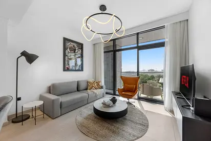 Premium Stay | Balcony l Rooftop Pool & Sofa Bed