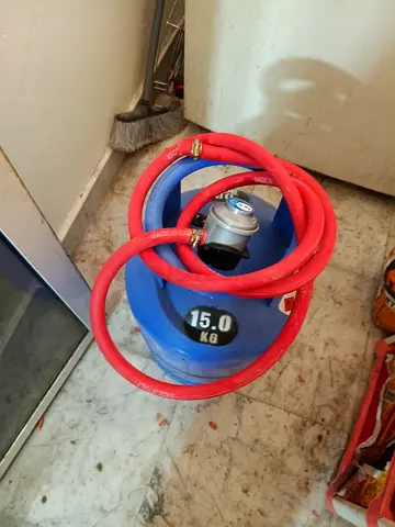 Gas Cylinder with 2 burner stove regulator hose