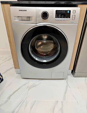 Samsung 8kg washing machine latest model same like new condition