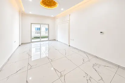 BOULEVARD VIEW | BRIGHT STUDIO | VACANT