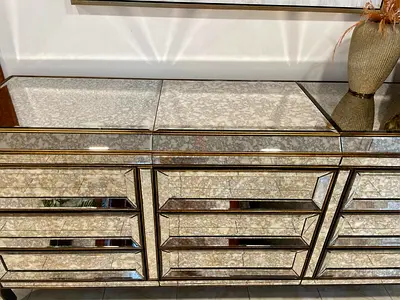 Mirrored 6-Drawer Dresser / Sideboard in Excellent Condition