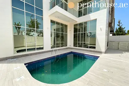 Private Pool & Elevator| Luxury Villa near Mercato
