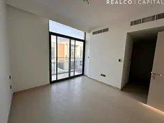 Stunning 3 Bedroom Townhouse+ Maid Room
