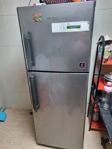 Whirlpool 2-door fridge/freezer in good working condition