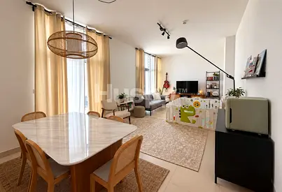 Top Floor | Single Row | Large Balcony