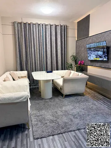 Fully renovated | Ready to move in | Furnished | High-end finishes | Private parking |