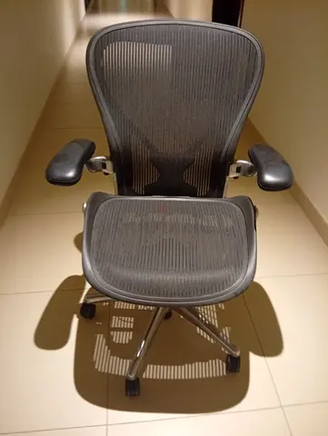 hereman miller Aeron size C fully loaded