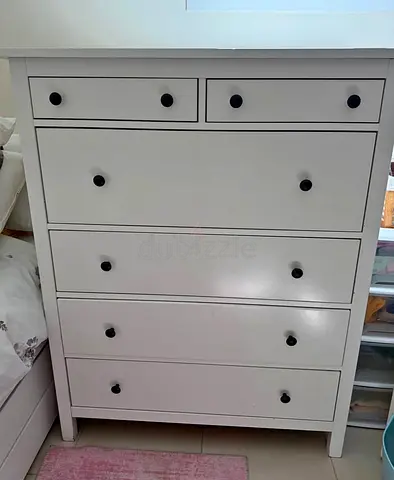 White 5-Drawer Chest of Drawers / Dresser in Good Condition