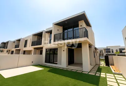 Corner Unit | Landscaped | Single Row