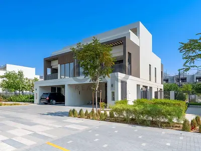 Upgraded Corner Villa | Linear Park | Near Lagoon
