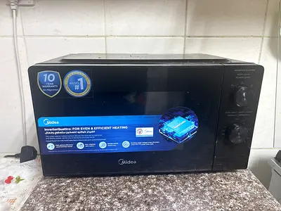 Midea 20L Convection Microwave Oven – Good Working Condition